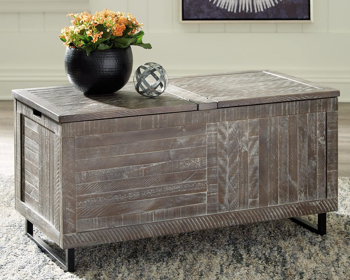 Distressed Gray Storage Trunk or Coffee Table E41616