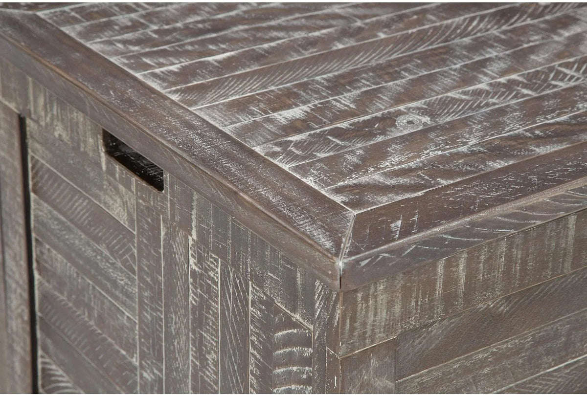 Distressed Gray Storage Trunk or Coffee Table E41616