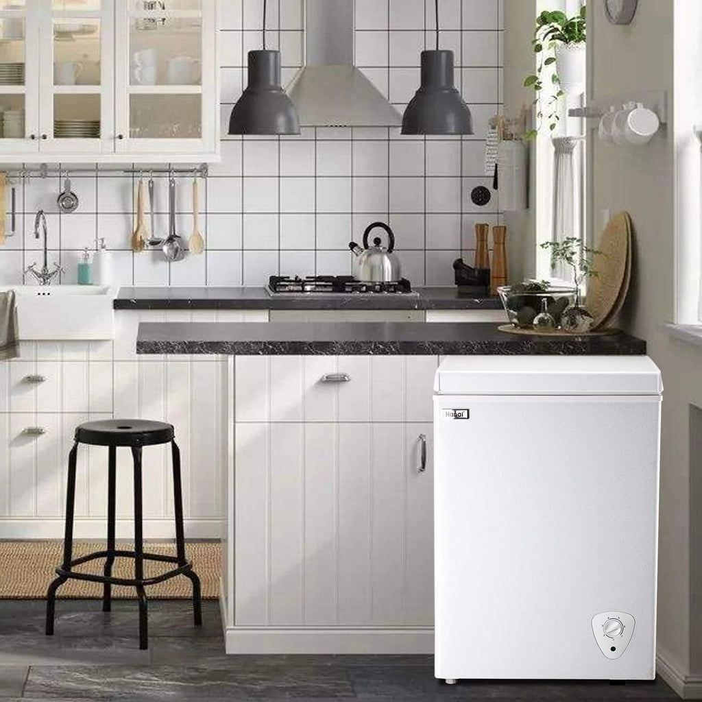 3.5 Cubic Chest Freezer with Storage Basket O439145