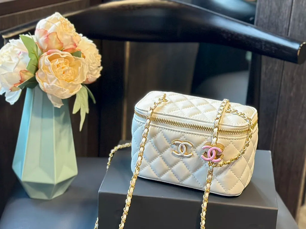 White Patent Leather Vanity Case Q605592