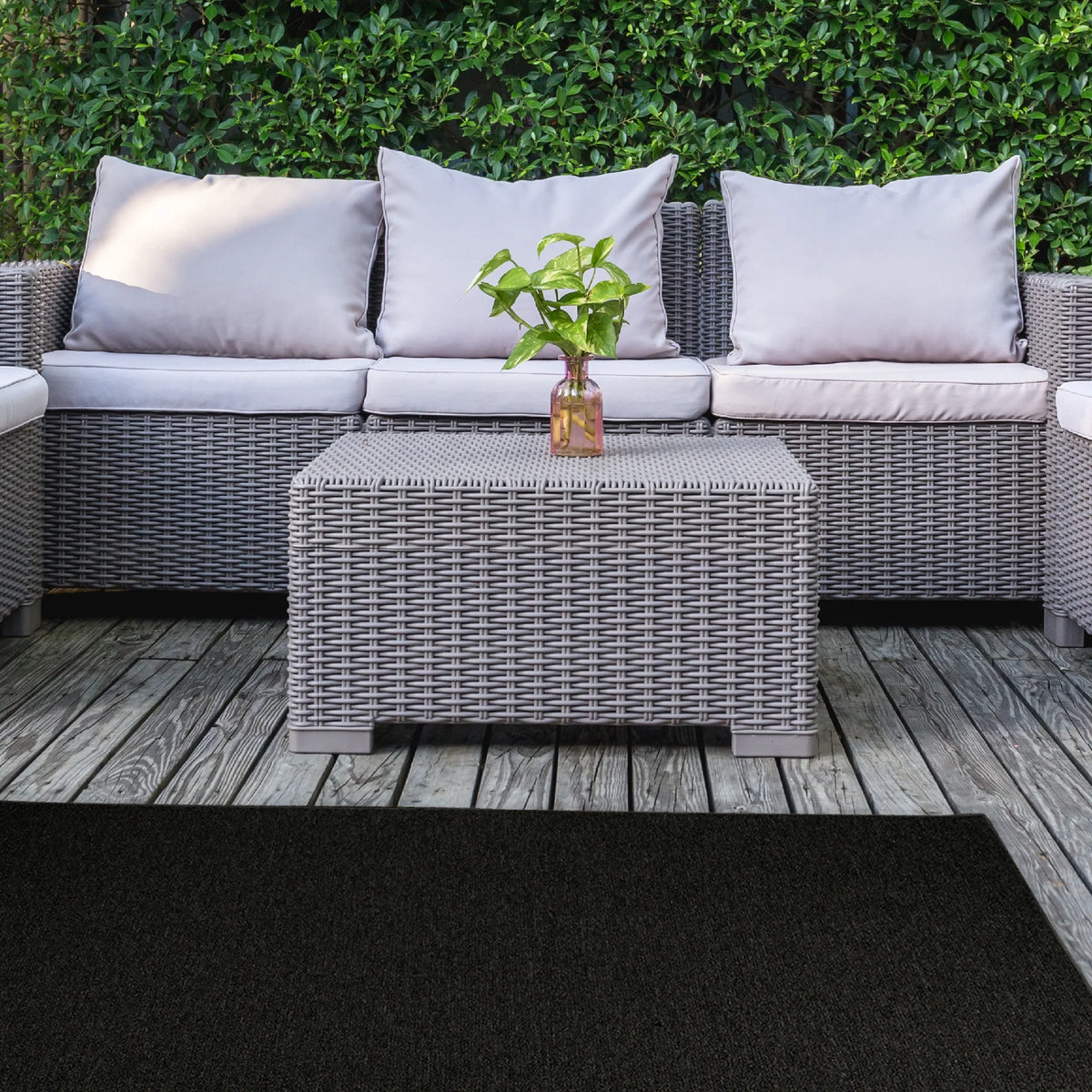Black 5' x 8' Solid Color Area Rug M42203