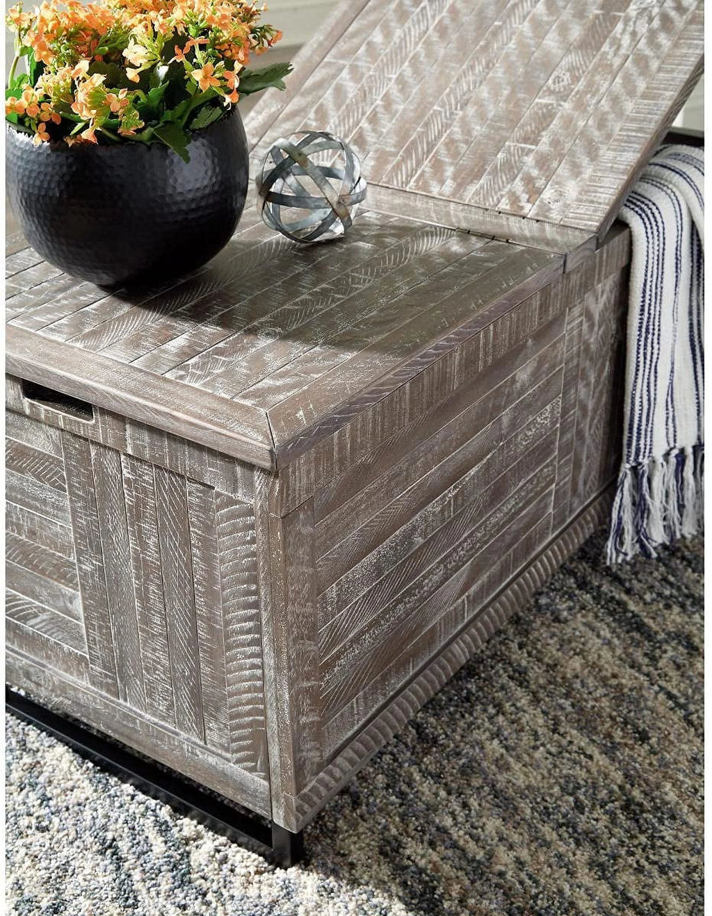 Distressed Gray Storage Trunk or Coffee Table E41616