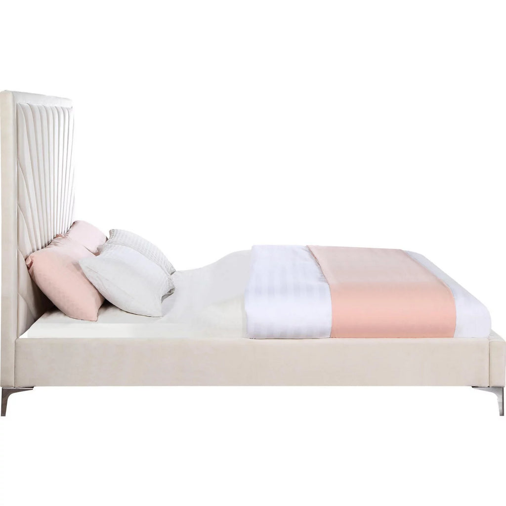 Beige King Size Wood Bed with Tufted Headboard Q6318