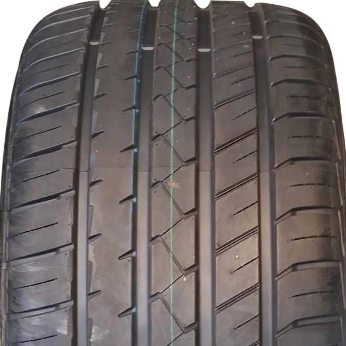 Set of 4 255/55R19 111V XL All Season Ultra High Performance Tires I598106