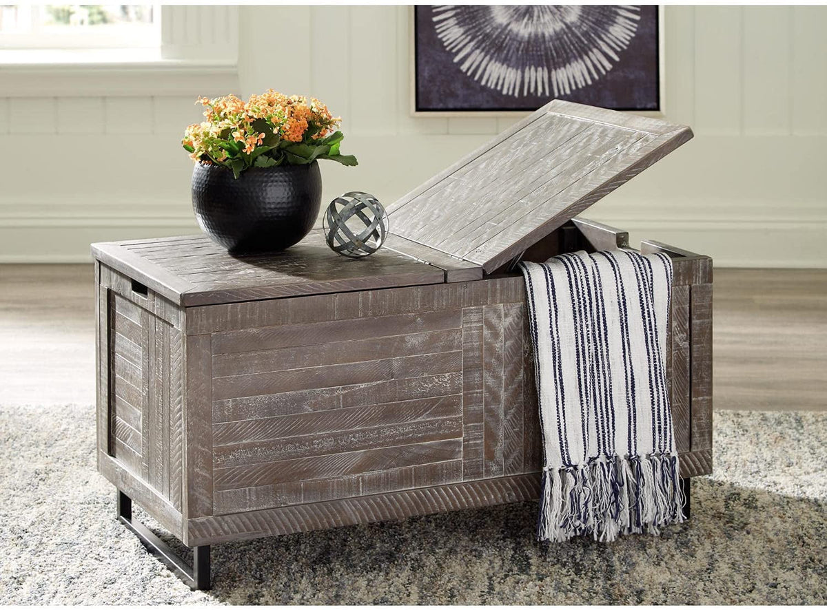 Distressed Gray Storage Trunk or Coffee Table E41616