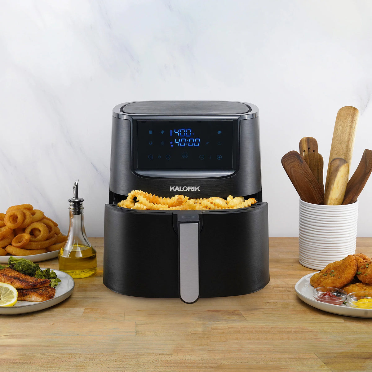 8 Qt Digital Touchscreen Air Fryer with Trivet, Black G8668