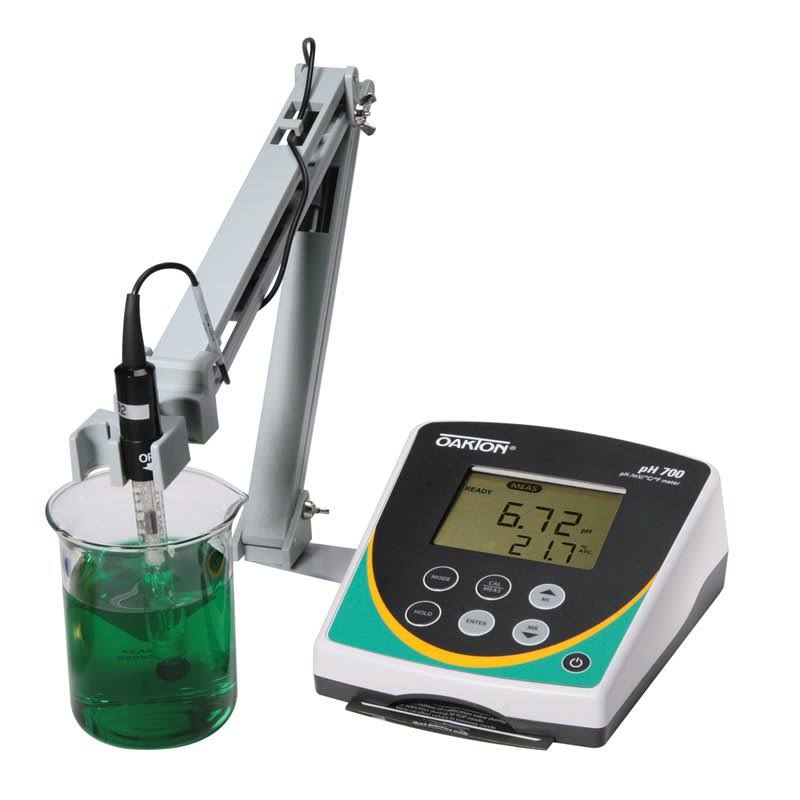 Ph 700 Meter with Stand U6240